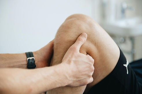 Examen de rodilla en consulta